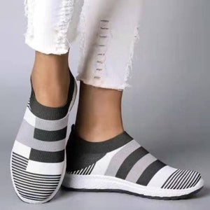 New Women Sneakers Vulcanized Shoes Sock Sneakers Women Summer Slip On Flat Shoes Women Plus Size Loafers